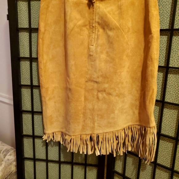 Leather Newport News Camel Fringe Suede Skirt - Picture 4 of 10